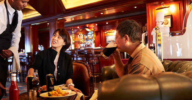 princess cruises wheelhouse bar pub lunch