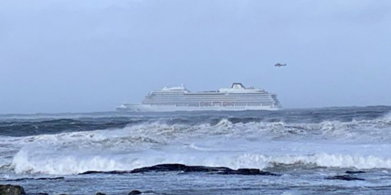 viking sky engine failure abandon ship