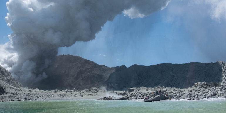 new zealand white island volcanic eruption